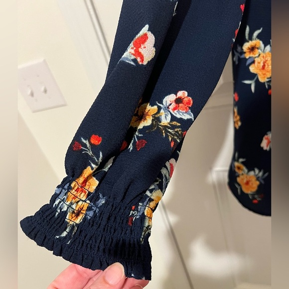 Rue+ Navy Blue w/ Yellow & Red Floral Design Off Shoulder Flowy Blouse Size 2X - Picture 4 of 9